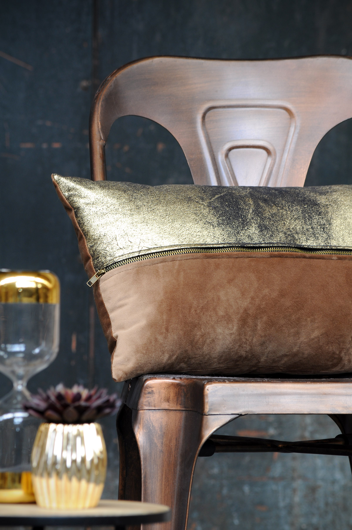 Coussin esprit "loft industriel"