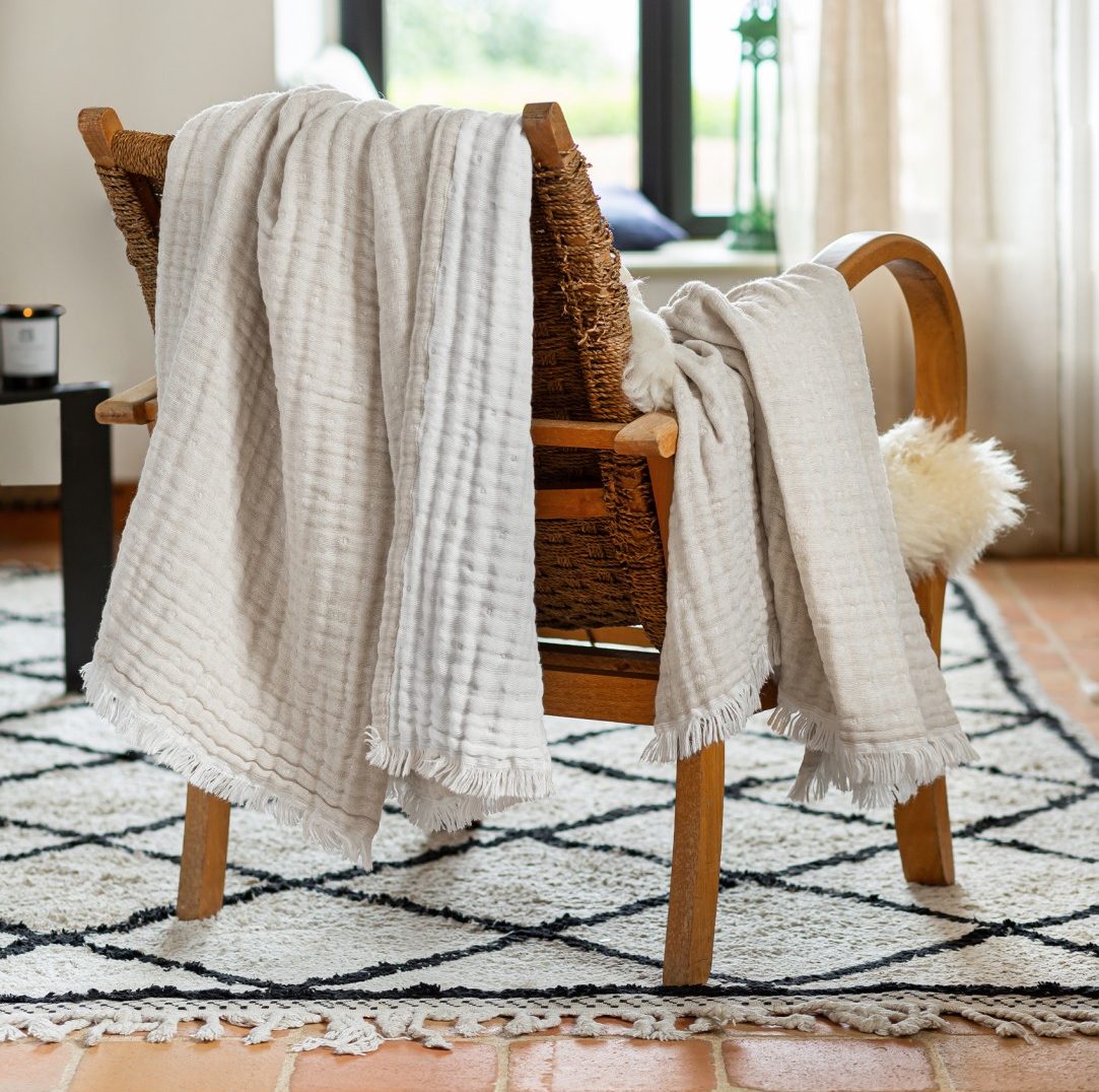 Coups de coeur déco : plaid réversible en gaze de laine et coton