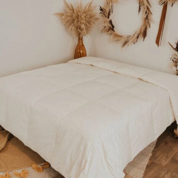 Couette 100% naturelle en duvet et plumes