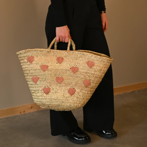 panier brodé coeur pour la fête des mères