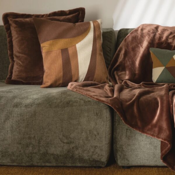 coussin à motifs mocha mousse