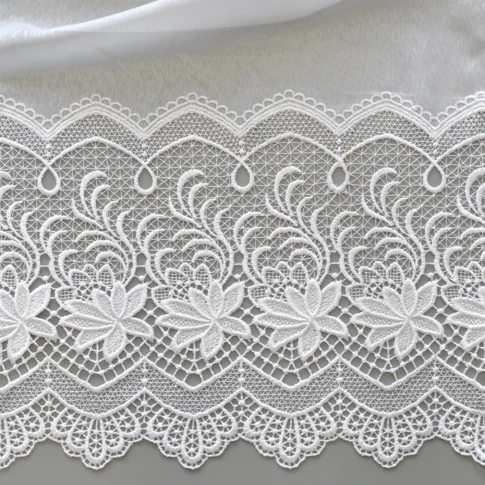 Tissu festonné base macramée