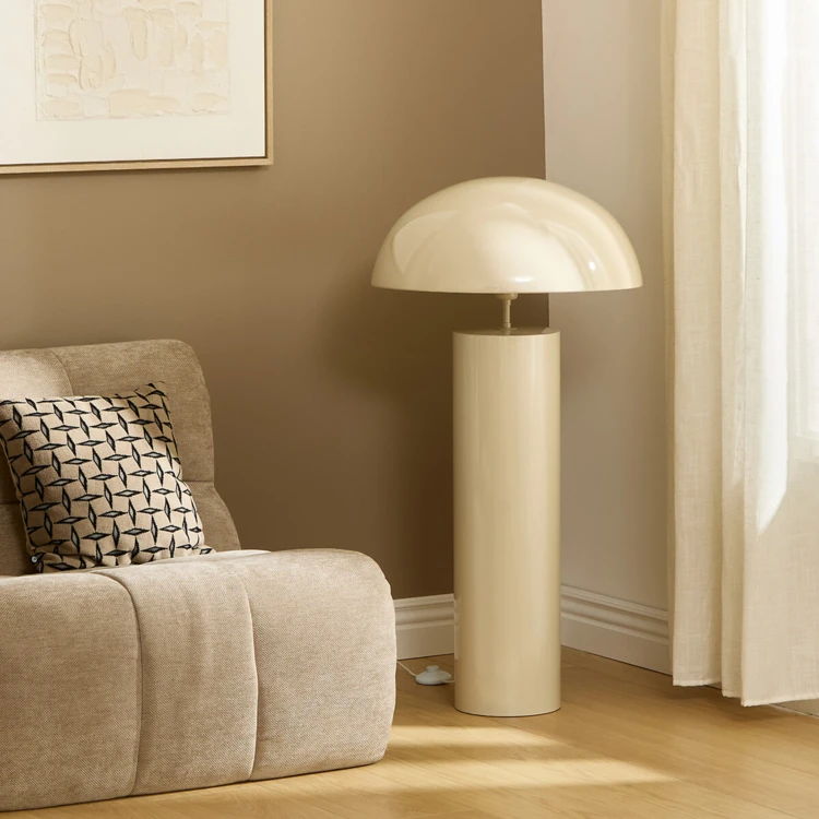 Lampadaire champignon en acier avec abat-jour arrondi