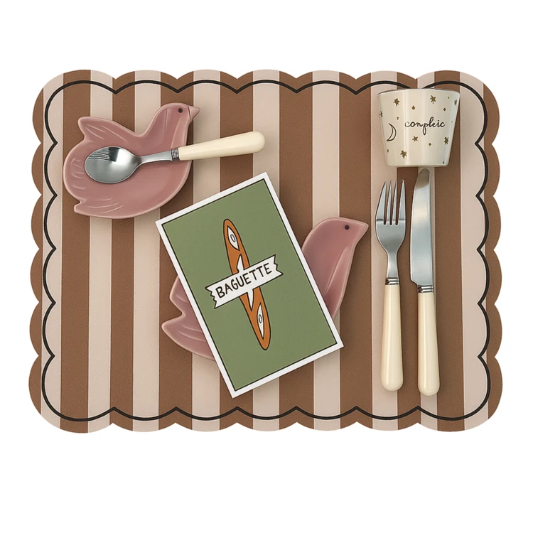 Set de table rectangulaire à rayures avec bords ondulés