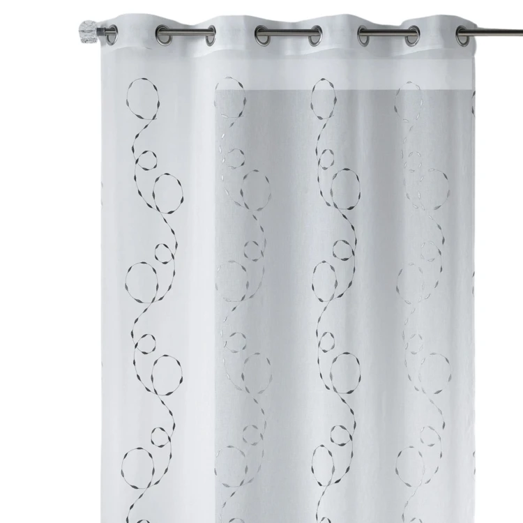 Tessuto leggero per tendine con ricami decorativi