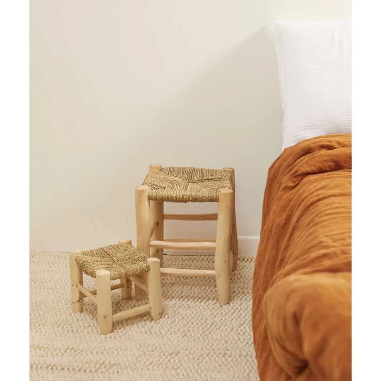 Taburete marroquí de madera de laurel