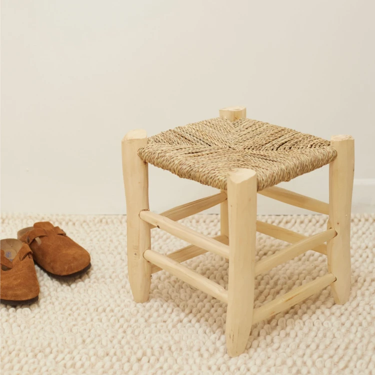Taburete marroquí de madera de laurel