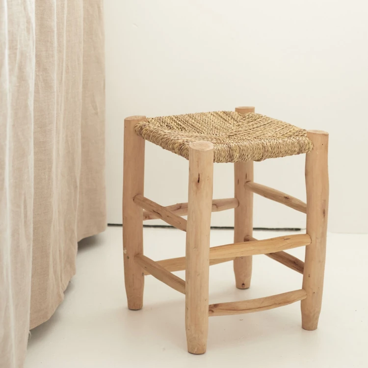 Taburete marroquí de madera de laurel