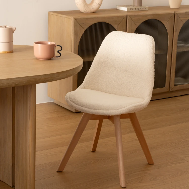 Chaise bouclette avec dossier arrondi