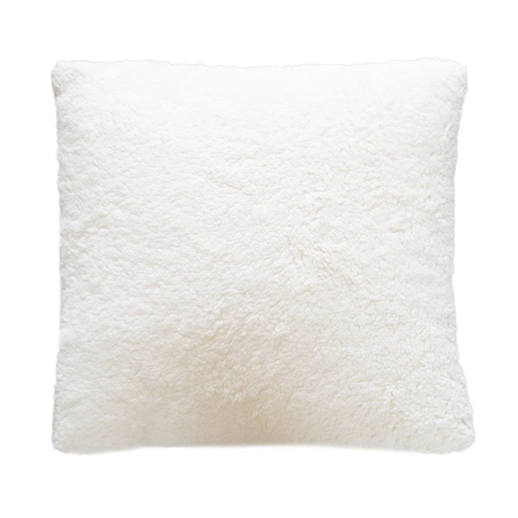 Almofada xadrez com efeito de mohair e parte de trás em sherpa