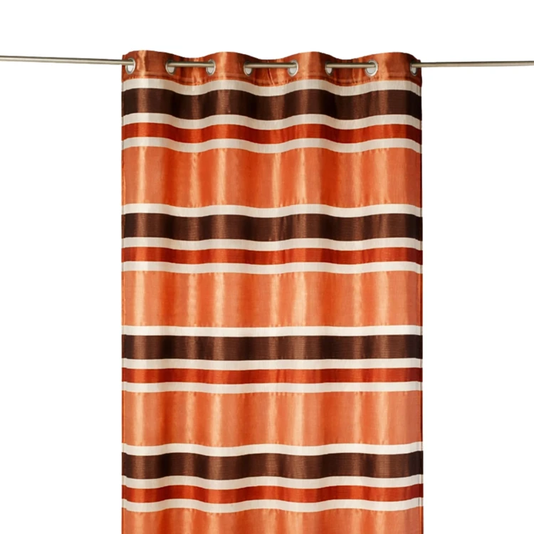 Farbiger Organza-Vorhang mit horizontalen Streifen