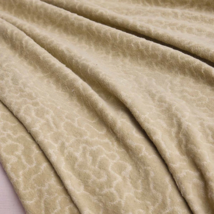 Jacquard-Wolldecke – Wolkenmuster