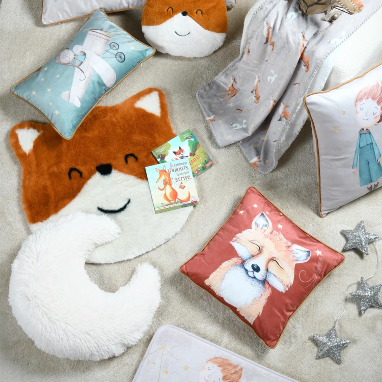 Coussin déco enfant en forme de lune