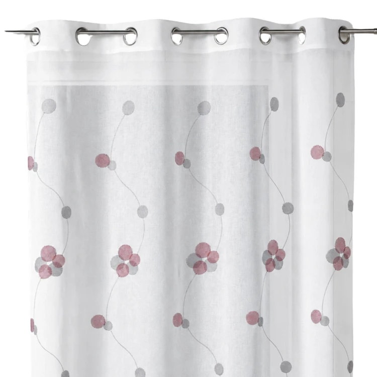 Cortina transparente bordada com motivos florais circulares e linhas onduladas