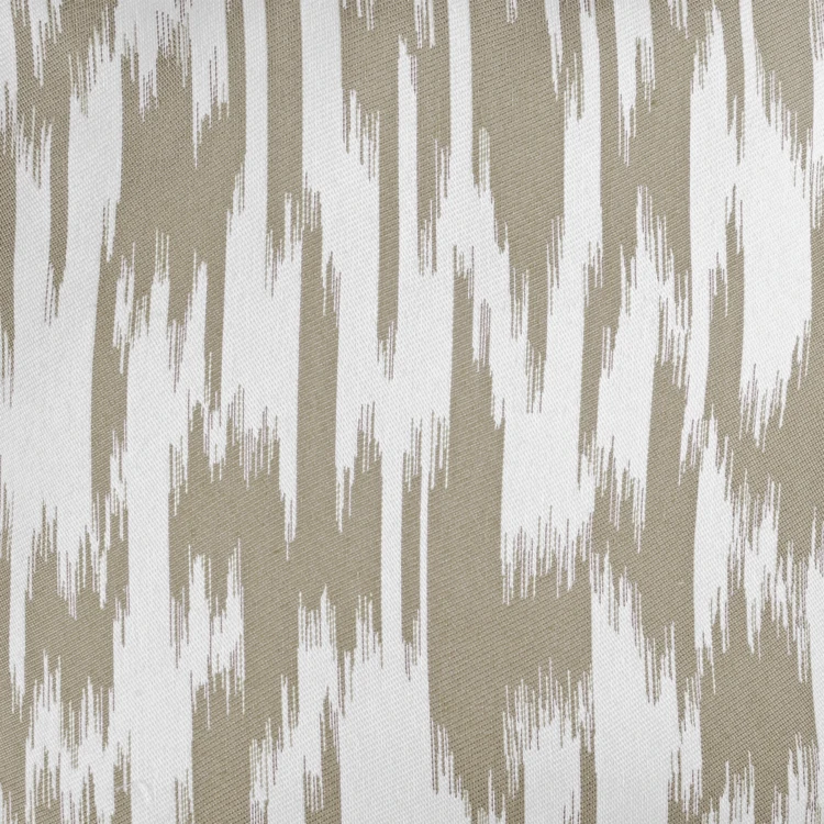 Jacquardvorhang mit Ikat-Muster aus Upcycling-Garnen