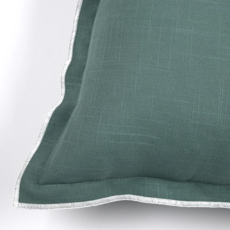 Coussin coton volant plat feston noir