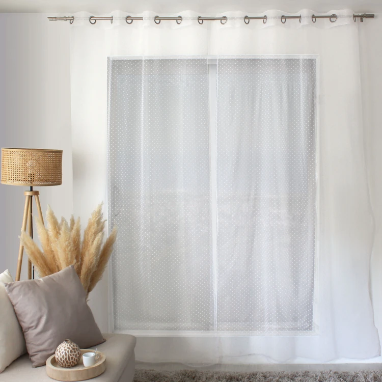Transparenter Organza-Vorhang mit Plumetis und Ösen