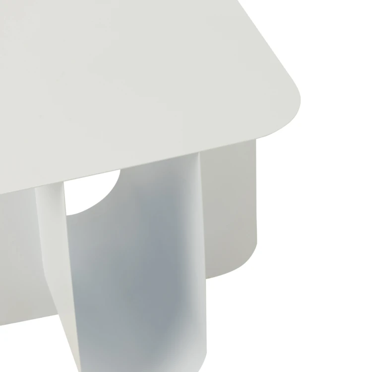 Moderner Design-Couchtisch aus Metall