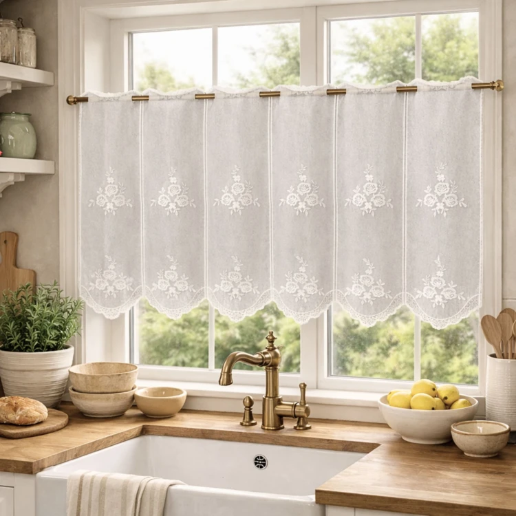 Bestickter Windschutz mit Blumenmotiven