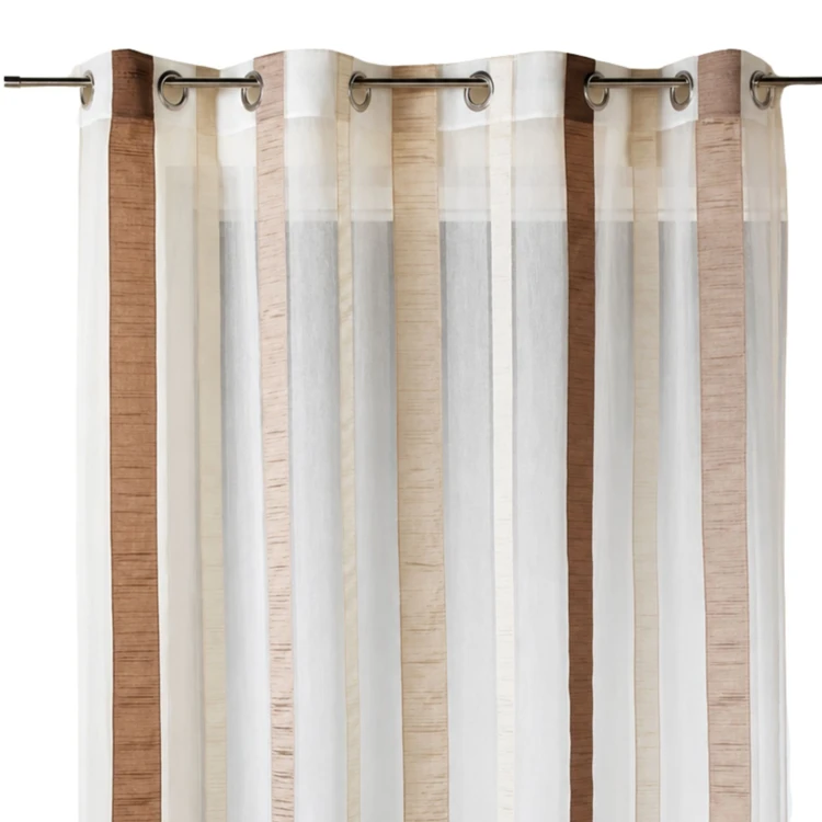Cortina de organza con rayas verticales