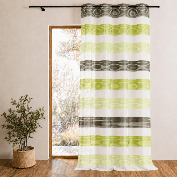 Organza-Vorhang mit feinen, farbigen Querstreifen