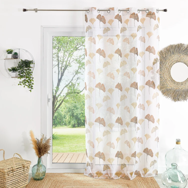 Telas leves estampadas com motivos de ginkgo