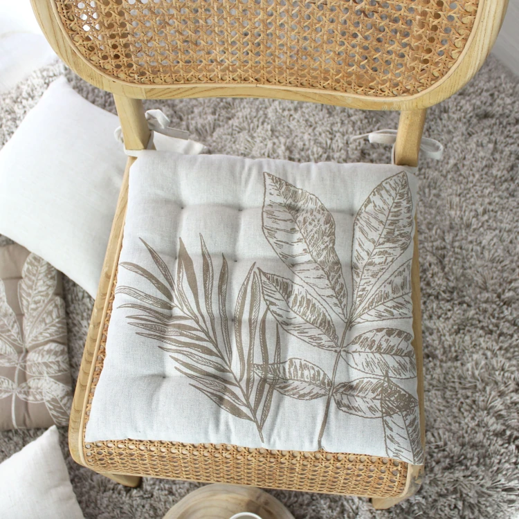 Cojín de silla acolchado con estampado natural