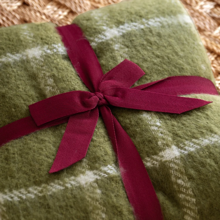 Coperta a quadri effetto mohair con frange