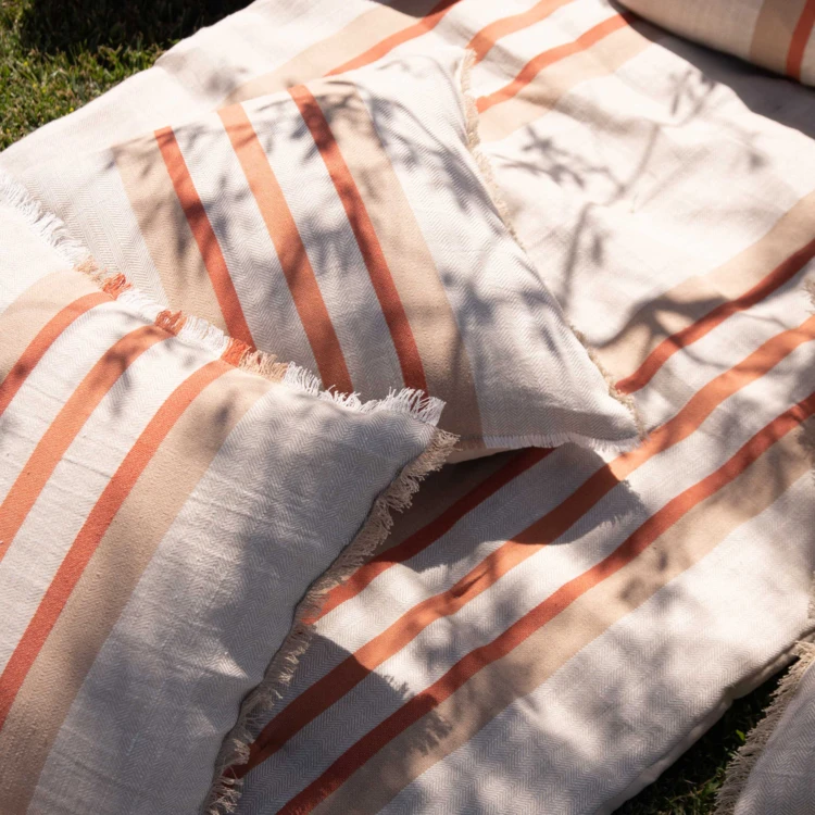 Cuscino a righe in lino e cotone