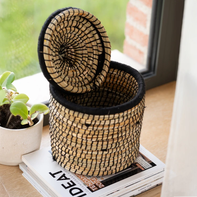 Panier avec couvercle laine