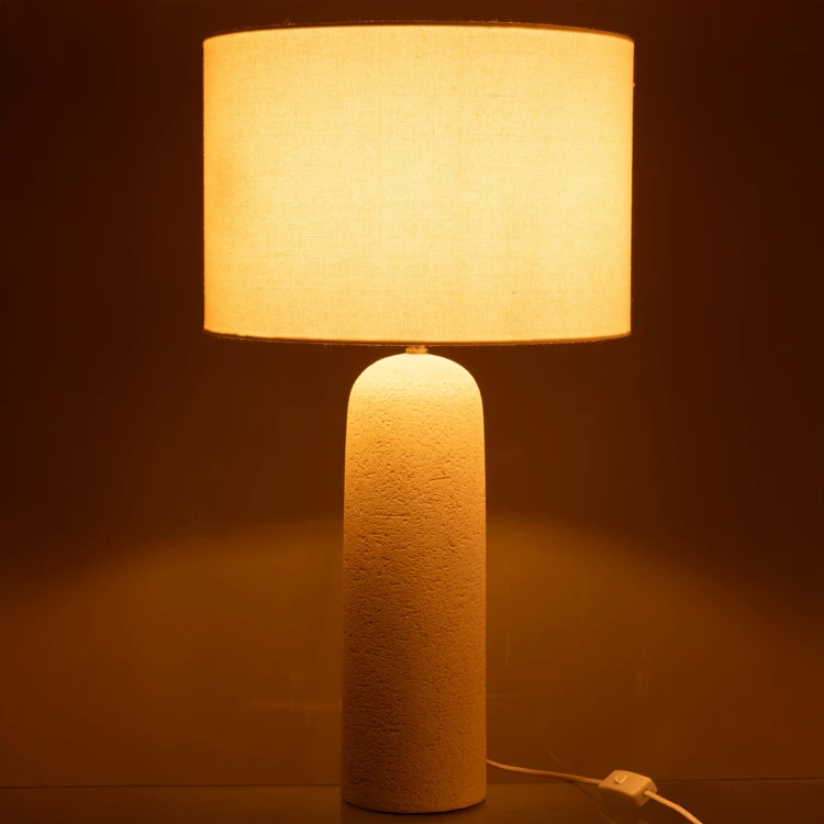 Stehlampe aus Terrakotta und Leinen