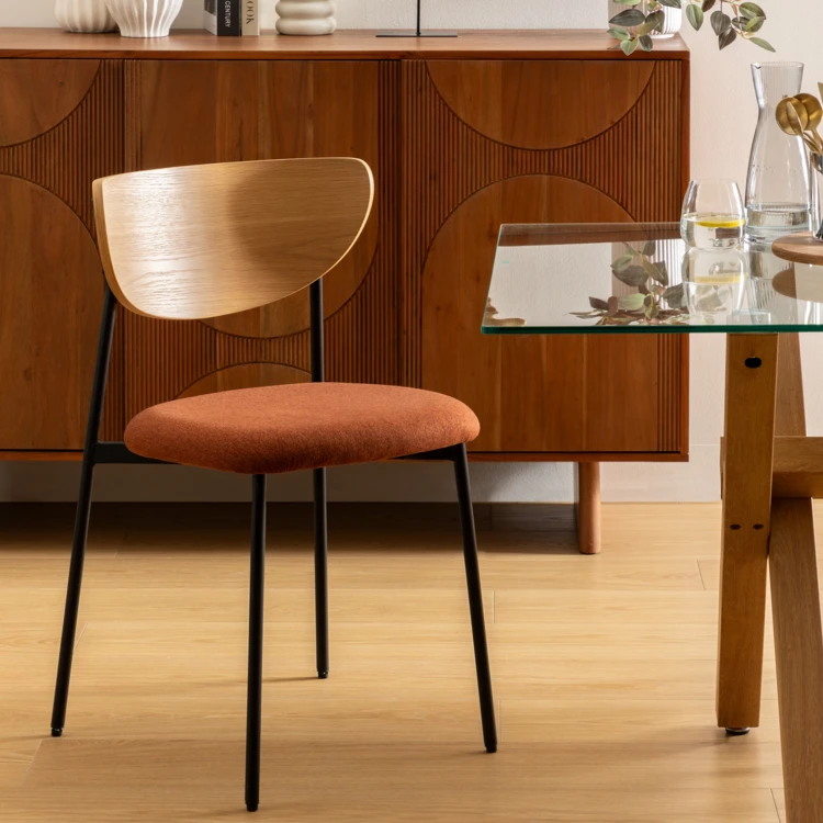 Lot de 2 chaises avec dossier bois et pieds métal