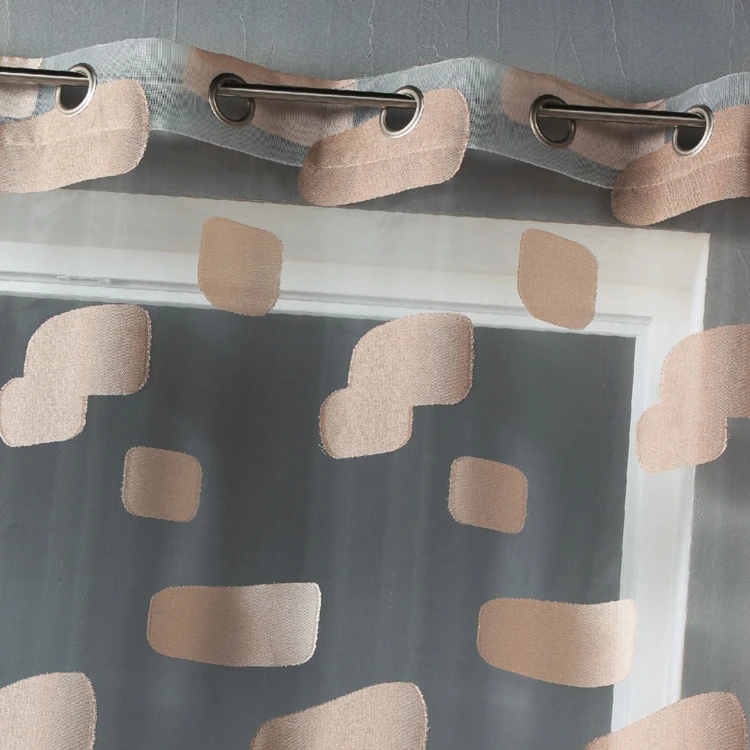 Organza-Vorhang mit Jacquard-Muster im Ziegel-Design