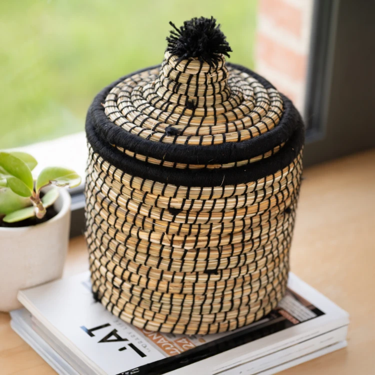 Panier avec couvercle laine