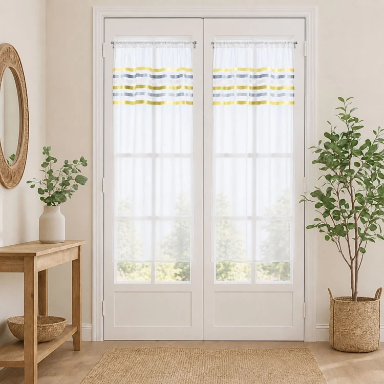 Par de cortinas de rayas horizontales