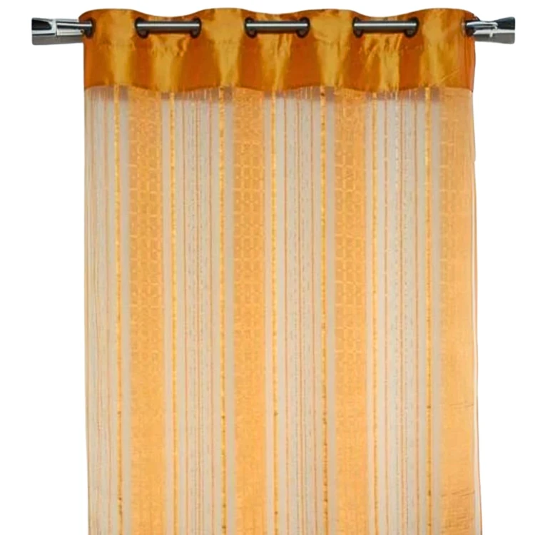 Cortina transparente com riscas verticais finas e forro liso