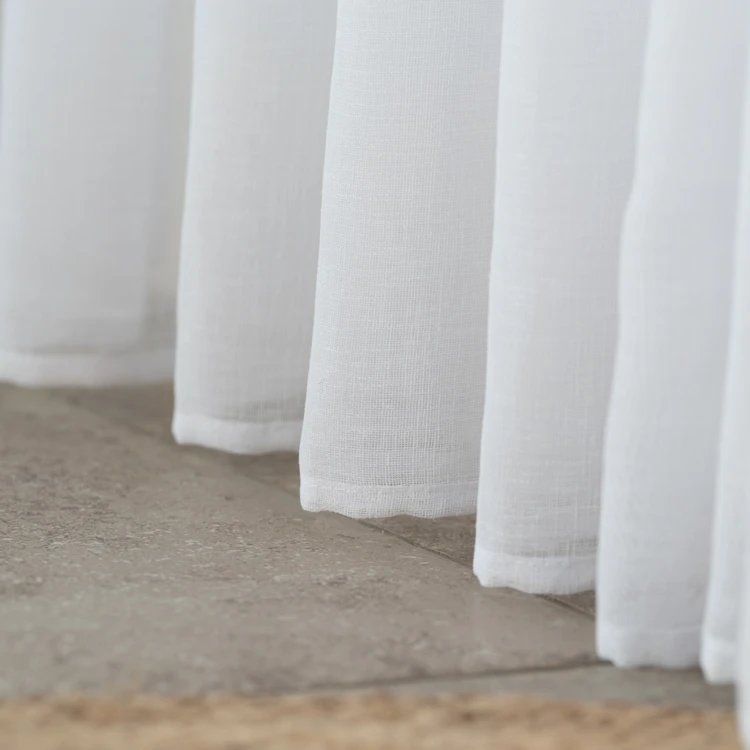 Cortinas com efeito linho