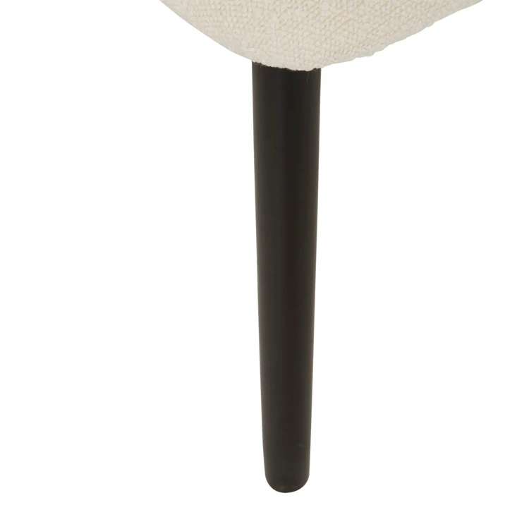 Silla de madera maciza con respaldo acolchado