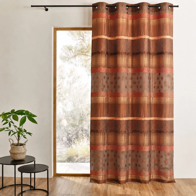 Cortina em jacquard com bolinhas e riscas