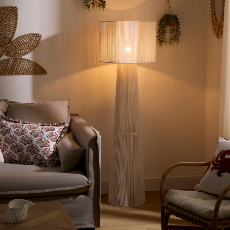 Design-Stehlampe aus Baumwolle