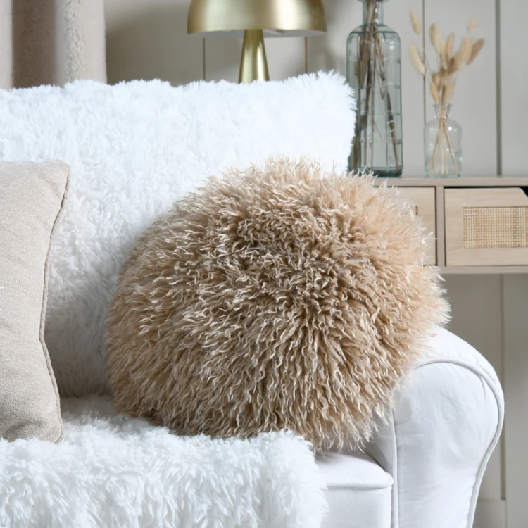 Coussin rond imitation fourrure longue