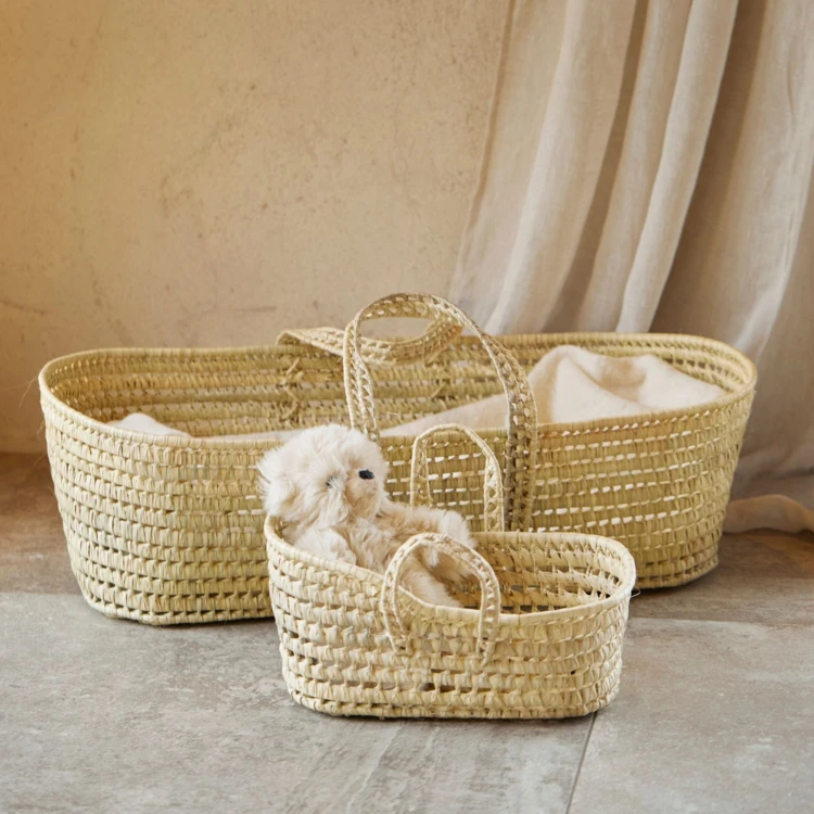 Culla in vimini vintage per bambole