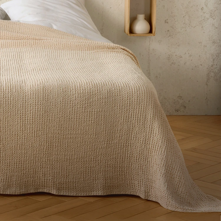 Plaid ou couvre lit 100%  coton nid d’abeille