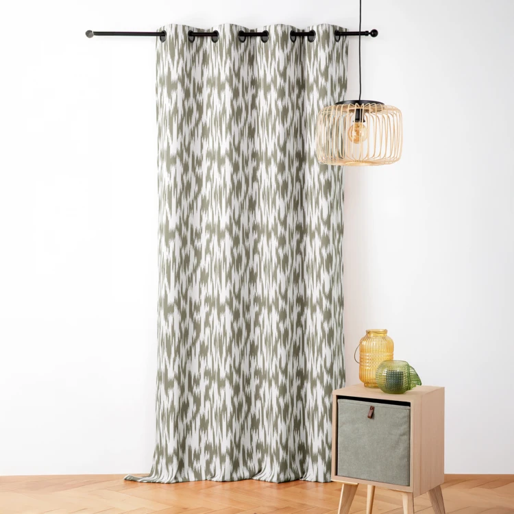 Jacquardvorhang mit Ikat-Muster aus Upcycling-Garnen