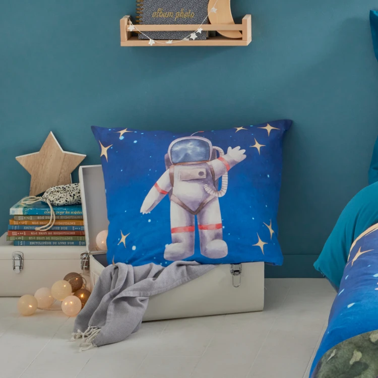 Funda de almohada infantil de algodón percal con astronauta y cohete