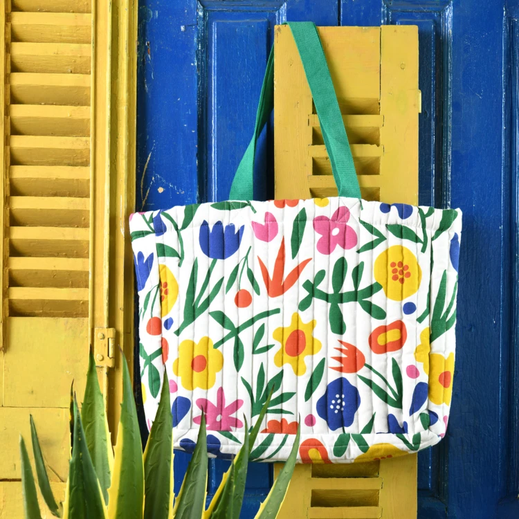 Gesteppte Tragetasche aus Polycotton mit Blumenmuster