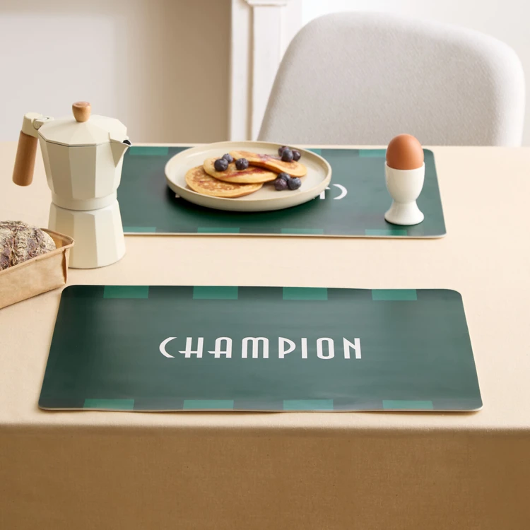 Set de table rectangulaire avec inscription champion