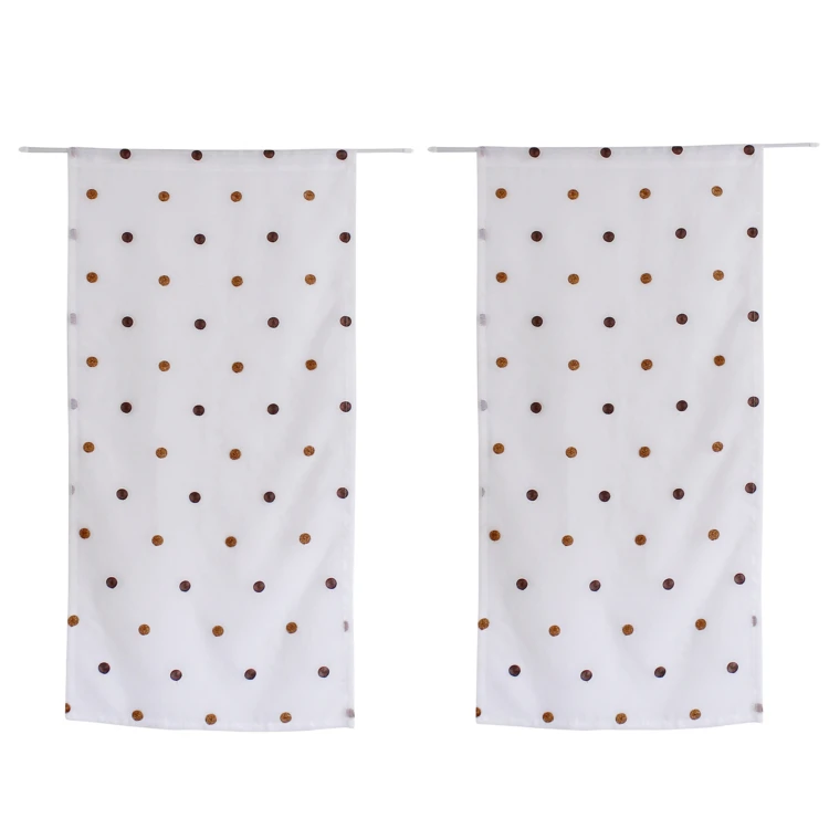 Par de cortinas rectas pequenas com bolinhas coloridas