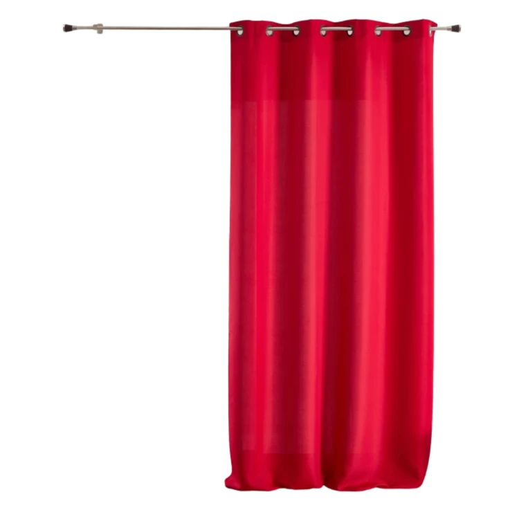 Rideau rouge à œillets