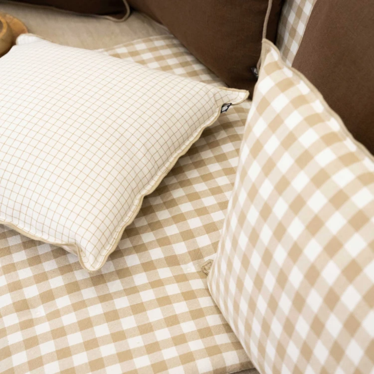 Coussin motif Vichy